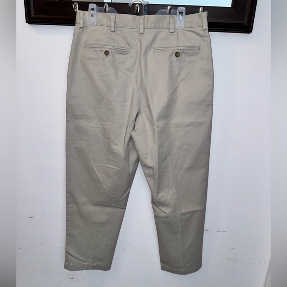 LL Bean Men’s Tan Classic Fit Pants Size 33 - Picture 2 of 5